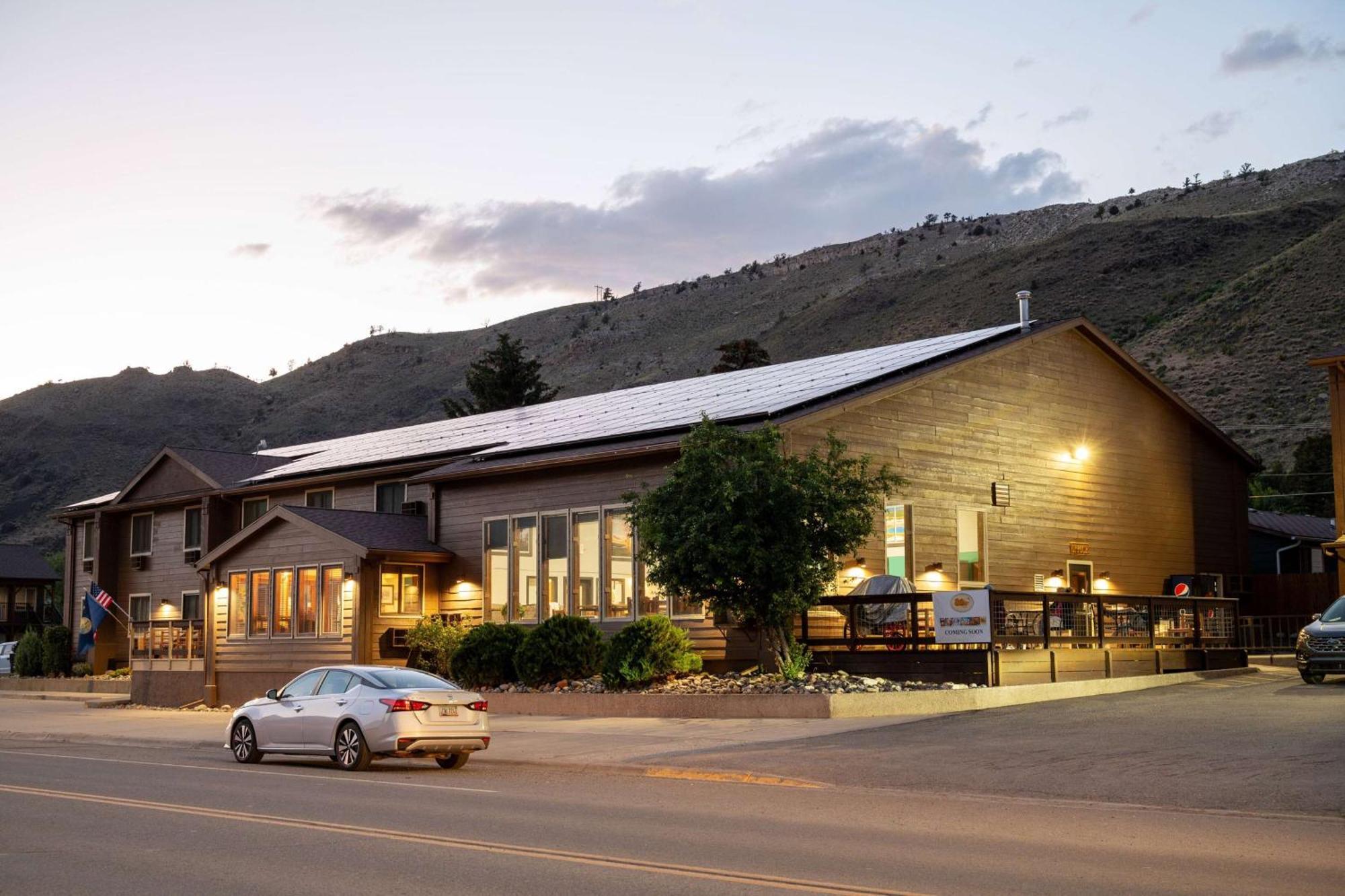 Super 8 By Wyndham Gardiner/Yellowstone Park Area Dış mekan fotoğraf