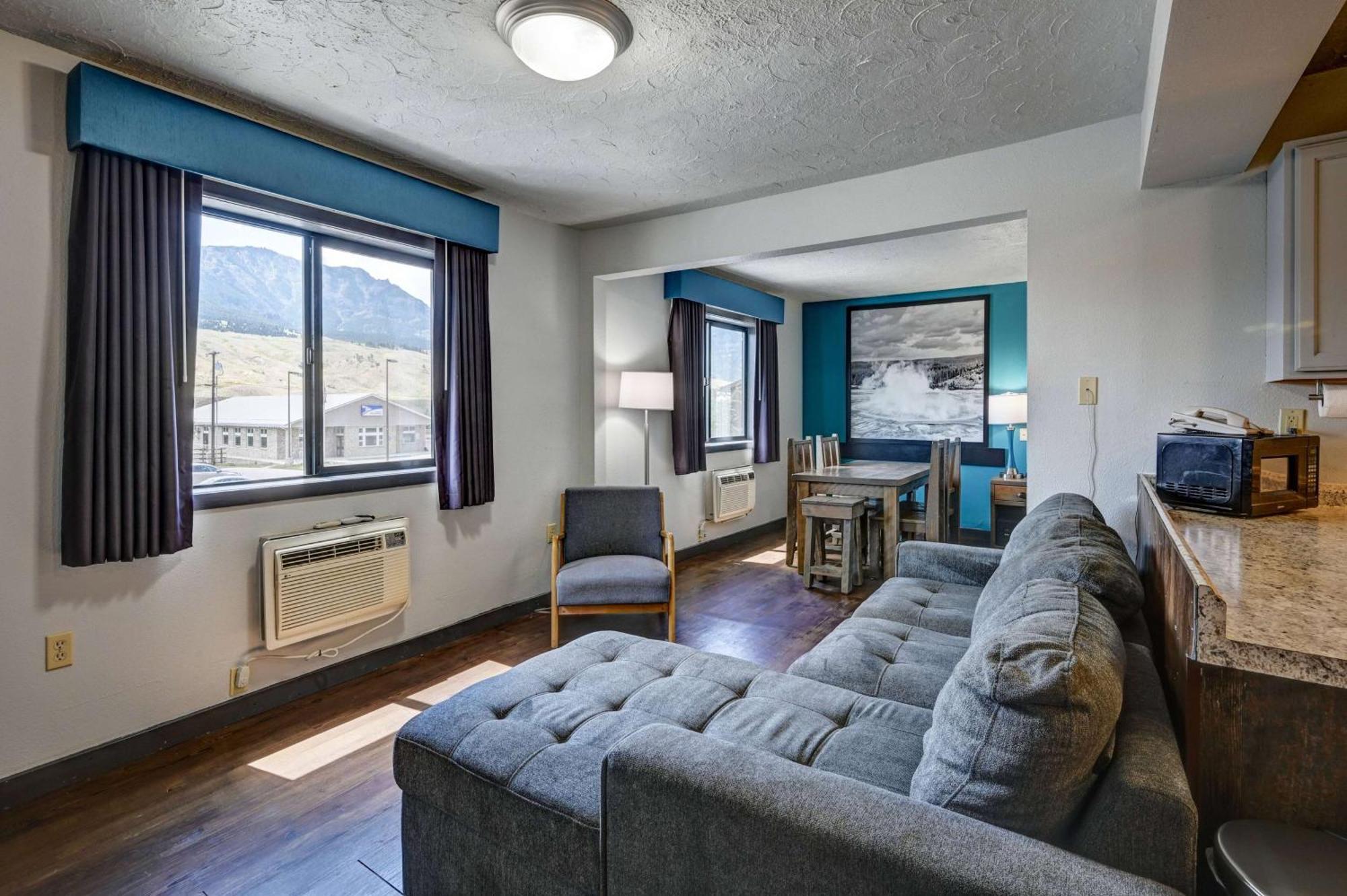 Super 8 By Wyndham Gardiner/Yellowstone Park Area Dış mekan fotoğraf