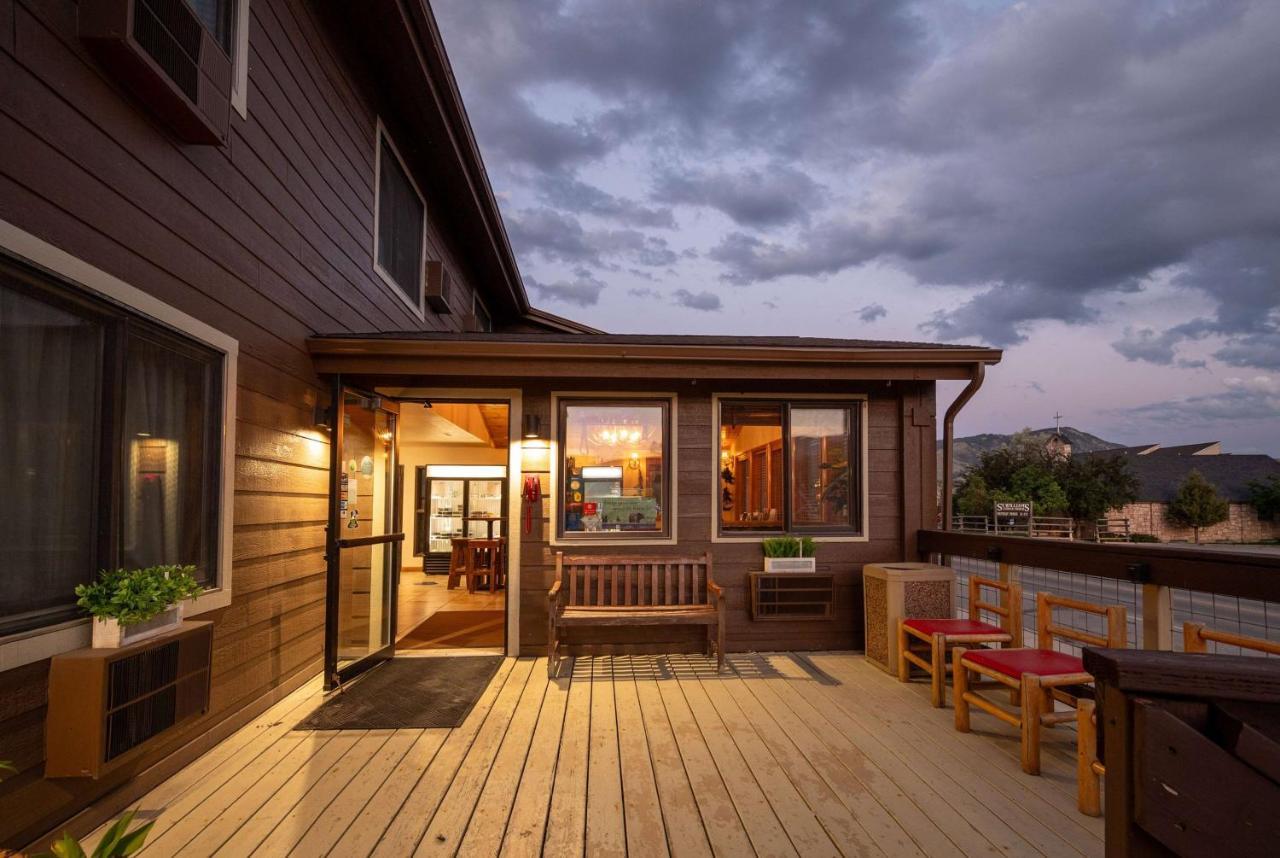Super 8 By Wyndham Gardiner/Yellowstone Park Area Dış mekan fotoğraf
