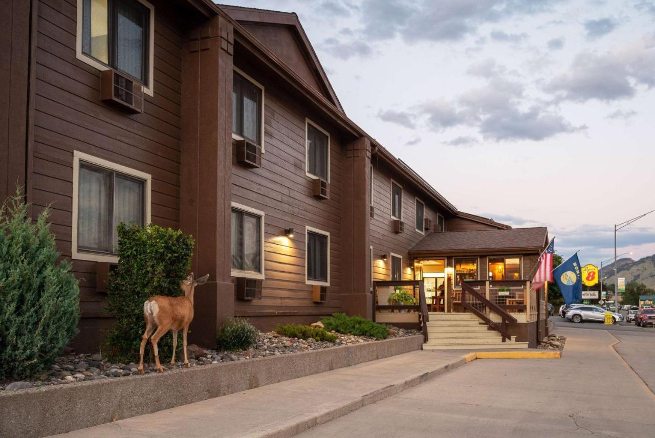 Super 8 By Wyndham Gardiner/Yellowstone Park Area Dış mekan fotoğraf