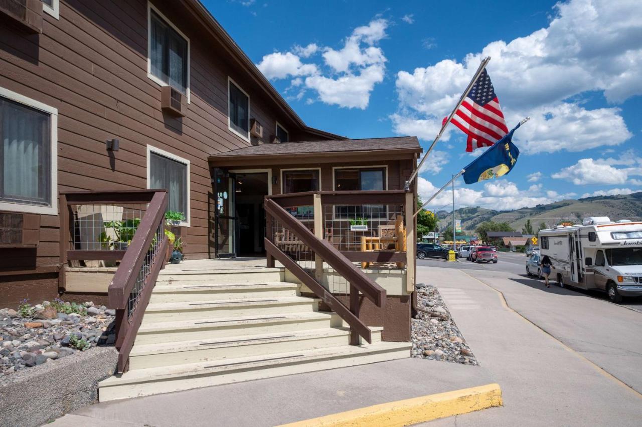 Super 8 By Wyndham Gardiner/Yellowstone Park Area Dış mekan fotoğraf